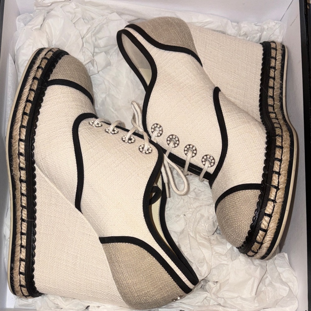 CHANEL Women's Black and White Sneakers - Picture 11 of 12